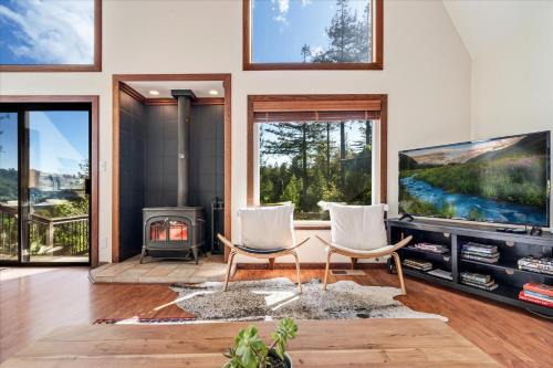 Cazadero House | Magic Mountain Manor - Spacious Mountain Retreat