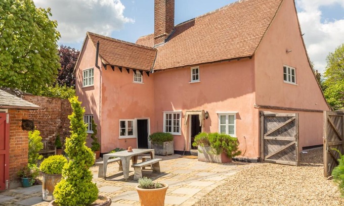 Higham House | Magical 17th century cottage with original beams & floors - The Old Post Office