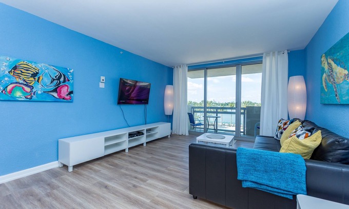 West Avenue Condo | Magical Bay & Skyline Views at Flamingo South Beach
