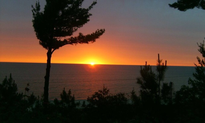 Pentwater Cottage | Magical Beach House & Private Beach On Lake Michigan