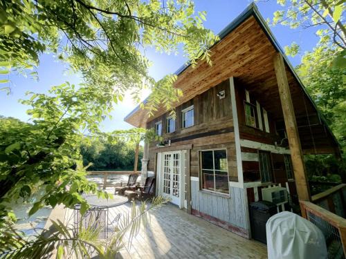 Excelsior Springs House | Magical Tree House Rental near Kansas City for Glamping in Missouri
