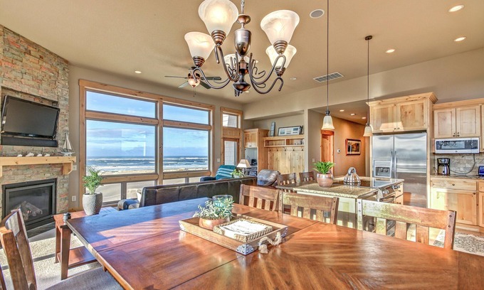 Bayshore House | Magical waterfront!