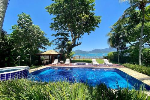 Lazaro House | Magnífica casa pé na areia 4 suítes c/ar e piscina