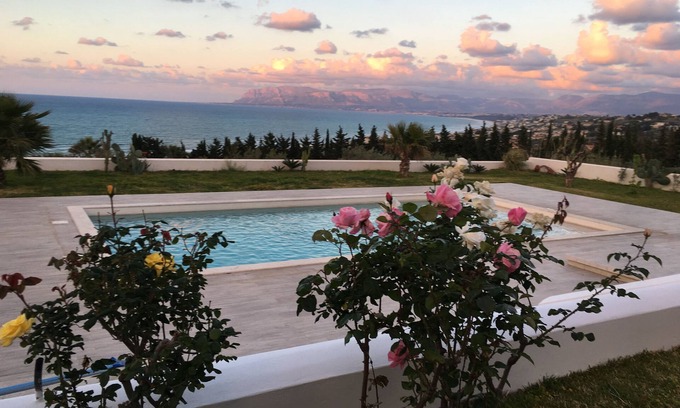 Castellammare del Golfo House | Magnificent villa with sea view at 500 meters from the beach