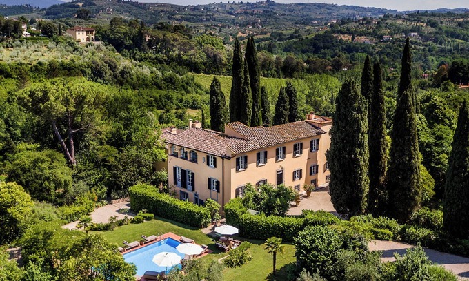 Oltrarno Villa | MAGNIFICENT 8BD-8.5BA VILLA WITH HEATED POOL 1 MILE AWAY FROM HEART OF FLORENCE!