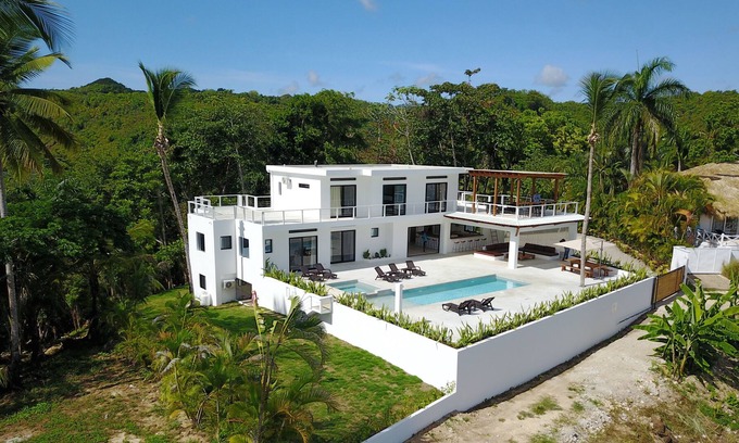 Las Terrenas Villa | Magnificent new modern villa with sea view 5 bedrooms