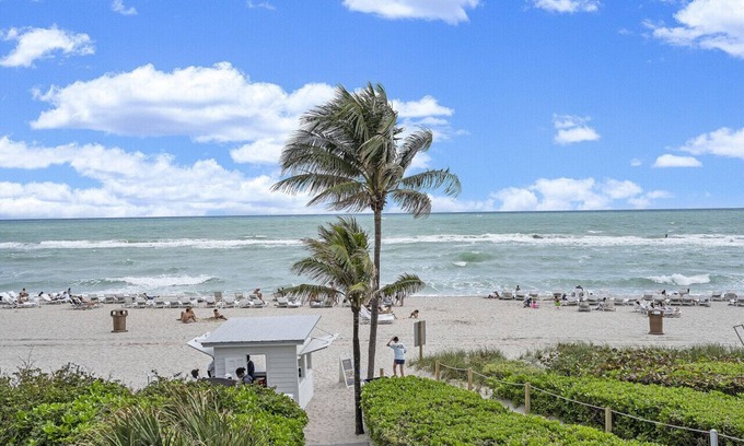 Sunny Isles Beach Hotel | Magnificent Studio in Luxe Beachfront Resort