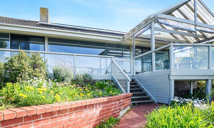 Encounter Bay House | Magnificent Views Over the Bay