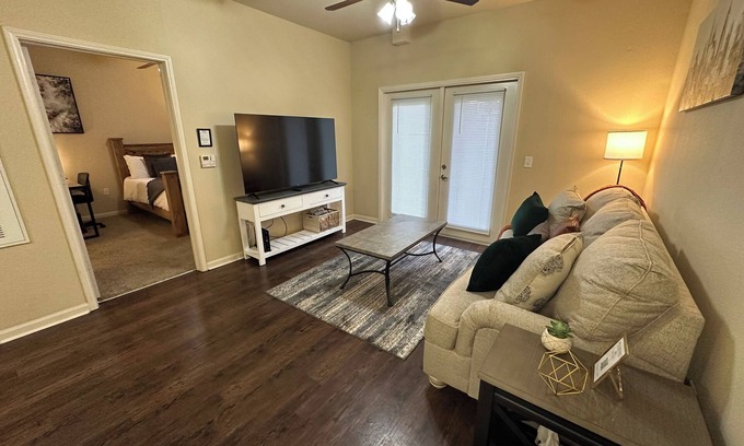Tupelo Apartment | Magnolia Hideaway: Relaxing 1BD/1BA w/Gym, Pool, BBQ Grill