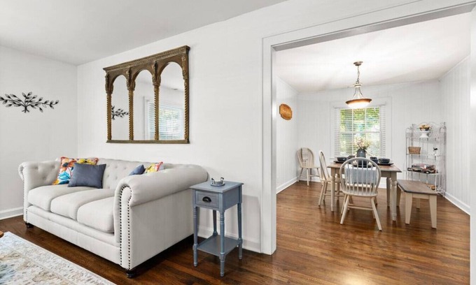 Kennesaw House | Magnolia on Main · Charming Farmhouse on Main St! WIFI + Dogs OK