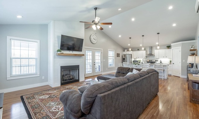 Chattanooga Valley House | Magnolia | Stunning Views of Lookout Mtn | Dog Friendly | 2 Bed, 1.5 Bath