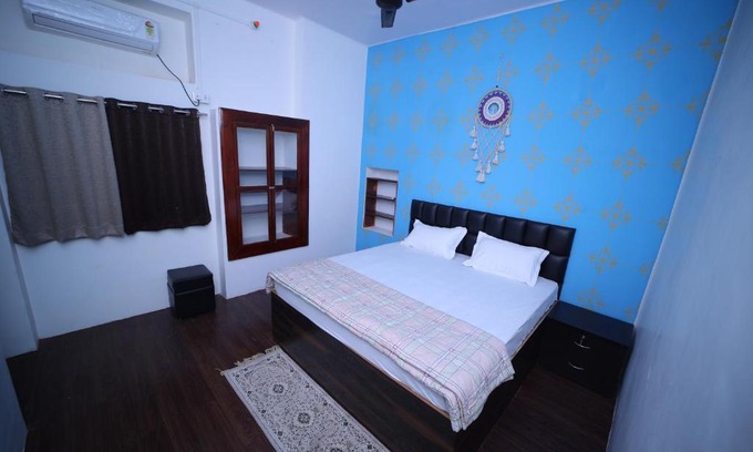 Varanasi Nagar Nigam Hotel | Magpie Paying Guest House