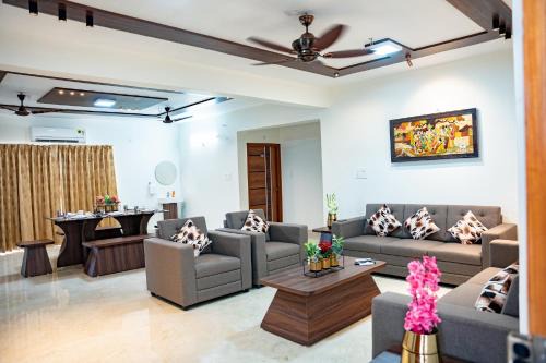 Tirupati Apartment | MAHAS Vrindavan by MAHAS Homestays - 3 BHK Flats - Fully Airconditioned