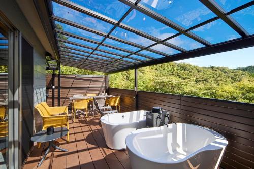 Ito House | Maigre HOODSTAR