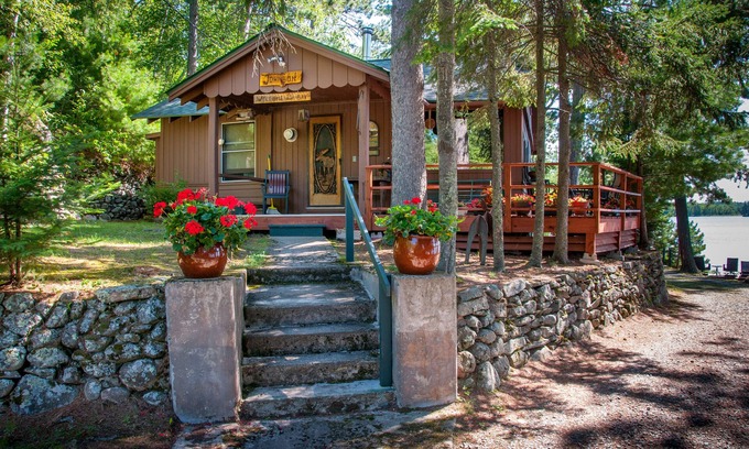 Cook Cabin | Main Cabin at Vintage Vermilion Resort