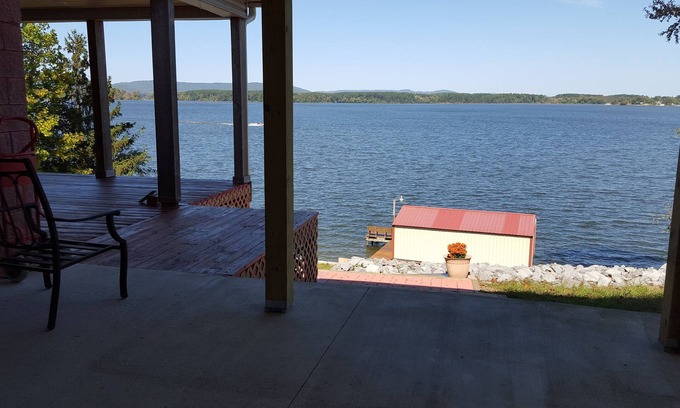 Langston House | Main Channel Lake Guntersville waterfront home with beautiful view & deep water.