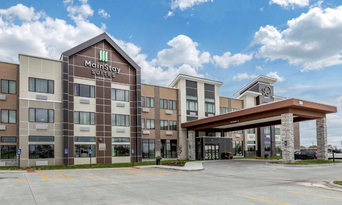 Waukee Hotel | MainStay Suites Waukee-West Des Moines
