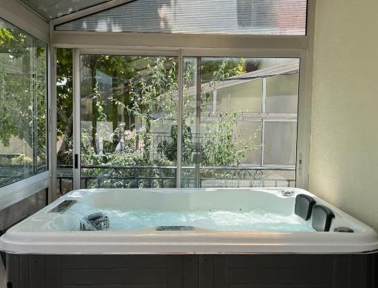 Saint-Antoine Villa | Maison avec Jacuzzi Marseille