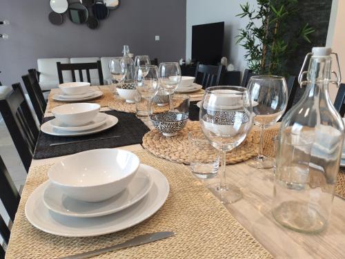 Lesigny Villa | Maison avec Jardin - 10 pers - Proche Paris Disney & Golf - Idéal Pro & Familles