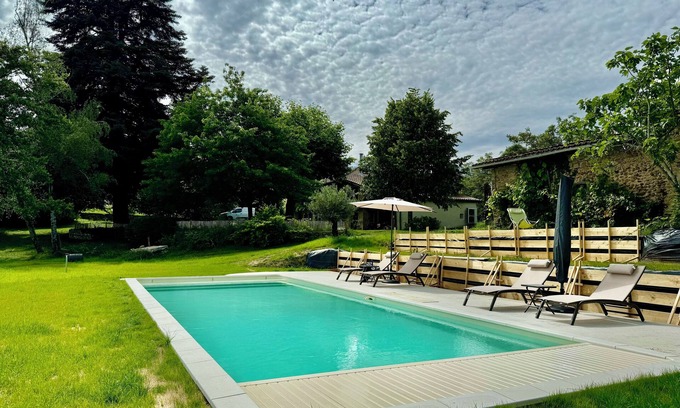 Chasselay House | Maison Dauphinoise Avec Piscine 10 Personnes