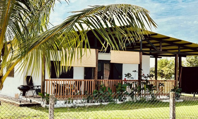 Montsinery-Tonnegrande Villa | Maison Entière