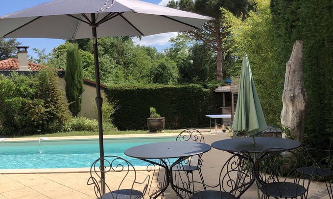 Trevoux House | Maison, Piscine Privée et Terrain de Boules, au Calme