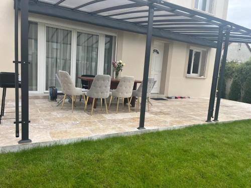 Pontault-Combault House | Maison spacieuse avec terrasse à Pontault-Combault