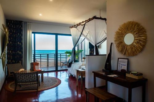 Ambatoloaka Hotel | Maison Ylang Dive Center