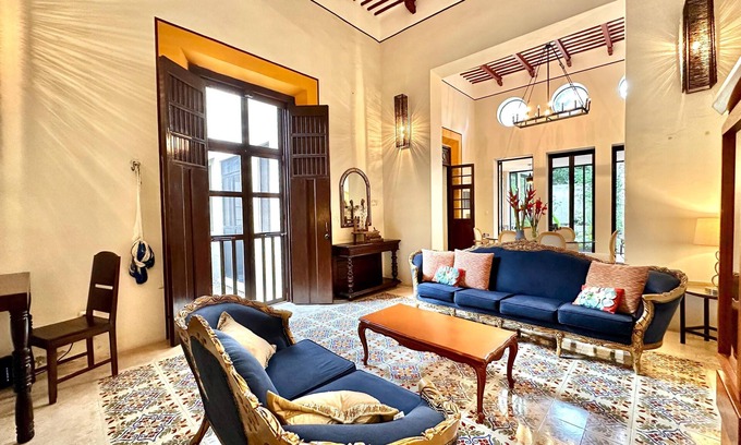Barrio de Santiago Villa | Majestic Colonial Modern House@Santiago BELLE RIVE