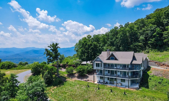 Vein Mountain House | Majestic Mountain Manor | Perfect, Pet-Friendly Mountain Retreat with Amazing Views