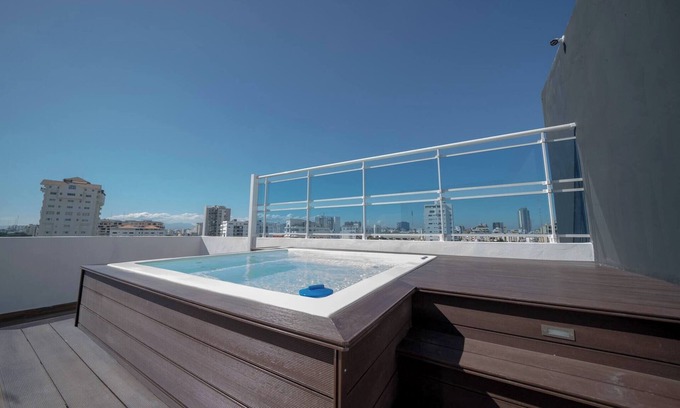 La Julia Apartment | Majestic & Spacious1b Downton Gym Pool