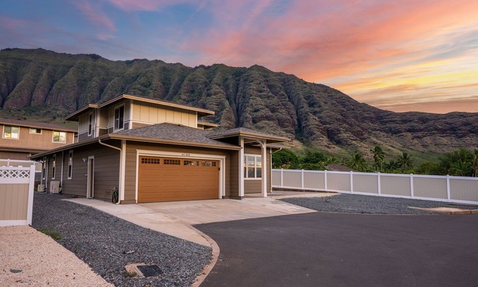 Makaha Valley Villa | Makaha Villa by AvantStay | Mountain + Ocean Views