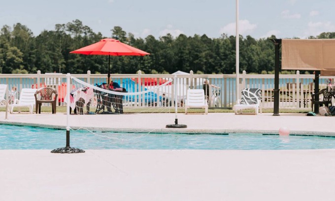 Longs House | Making The Best Memories Along The Way! Pool, Near Crown Park Golf Club