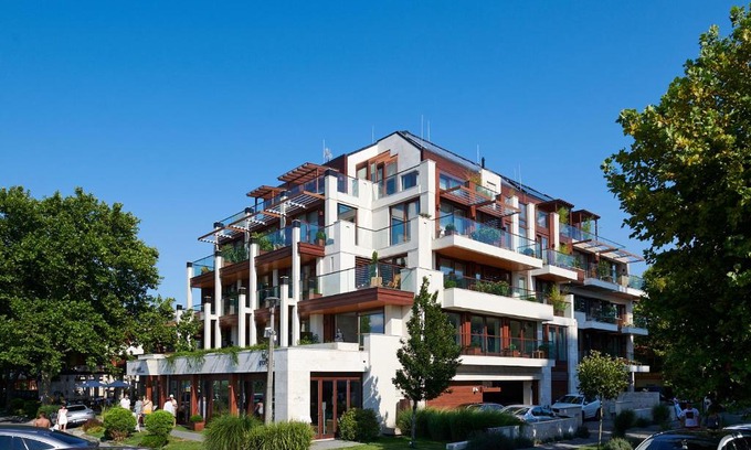 Siofok Aranypart Hotel | Mala Garden Design Hotel