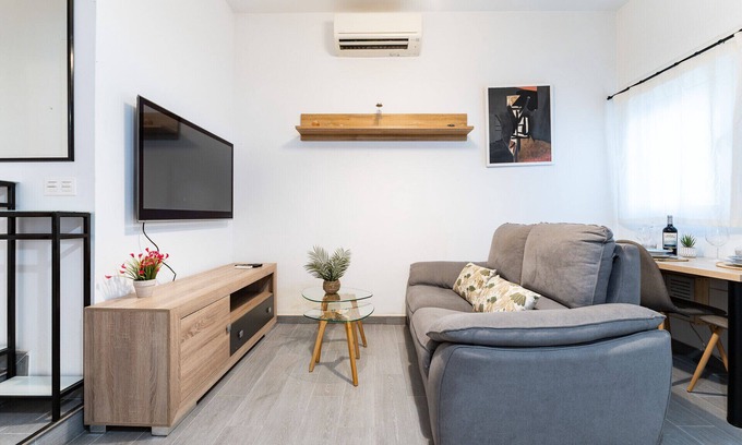 Poligono Alameda Apartment | MalagaSuite Capitan Huelin