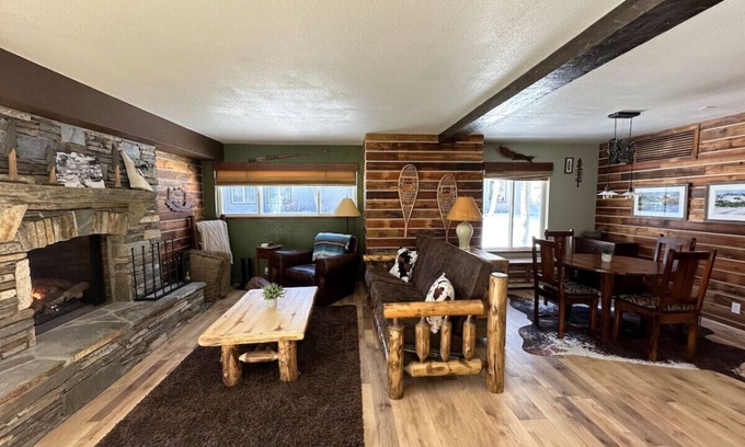 Mammoth Lakes Cabin | Mammoth Manor at Snow Creek