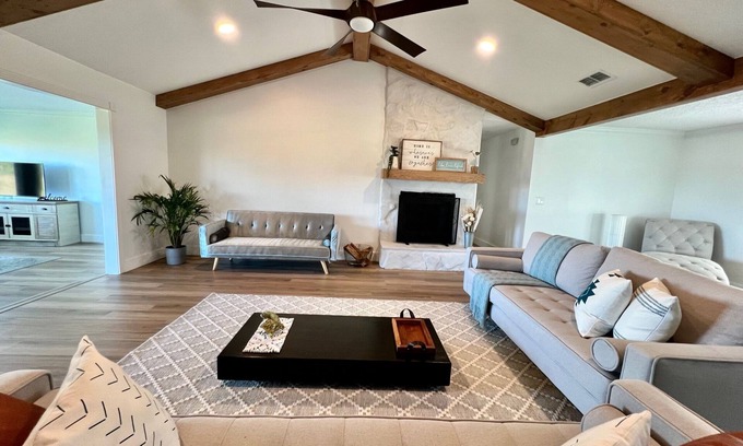 Isle of Palms House | Manatee House: Private Marsh View Retreat - 1 Mile to Mayo, 5 Miles to Beaches