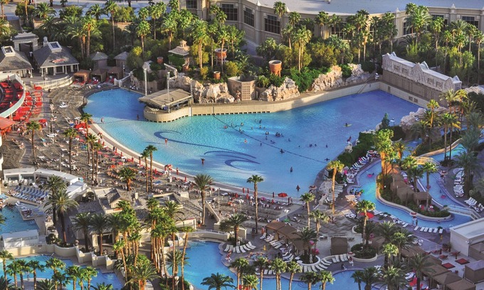 Las Vegas Strip Resort | Mandalay Bay Resort And Casino