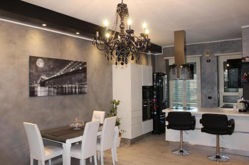 Mirafiori Apartment | Manhattan House