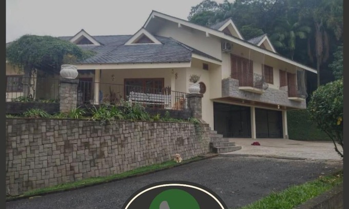 Jardim Acapulco House | Mansão confortável com área de lazer espetacular