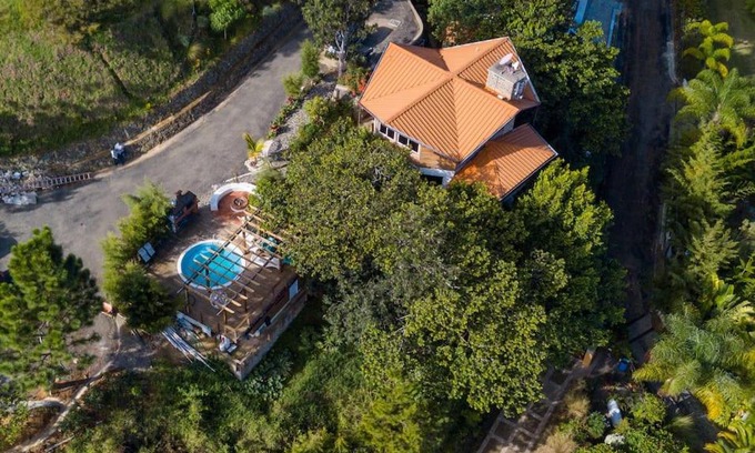 Jarabacoa Villa | Mansion Dubai-Mountain-Jacuzzi-4BR-Jamaca De Dios