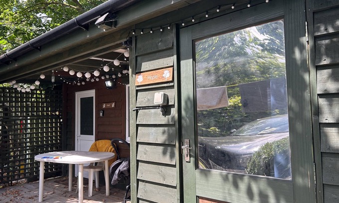 Royston Cottage | Maple by Paymán Club