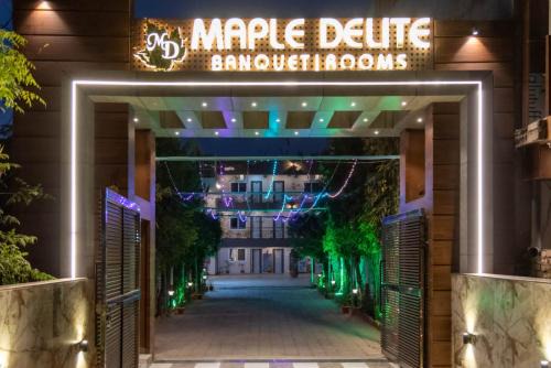 Lucknow Hotel | Maple Delite