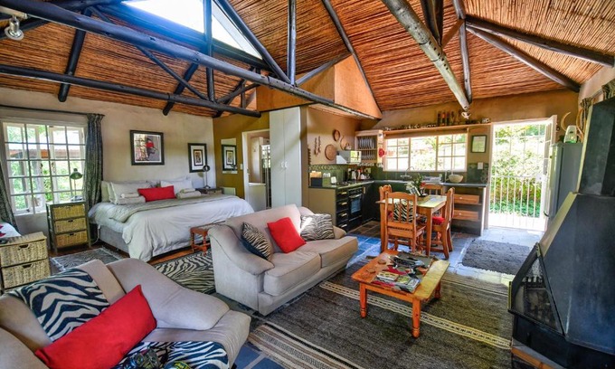 Hogsback Ski Chalet | Maple Grove