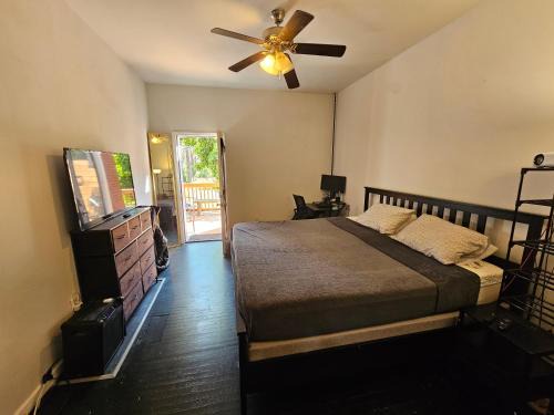 Academy - Sherman Park House | Maple Manor Private