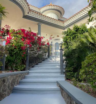 Armenime Villa | Maravilla Villa with Sea Views