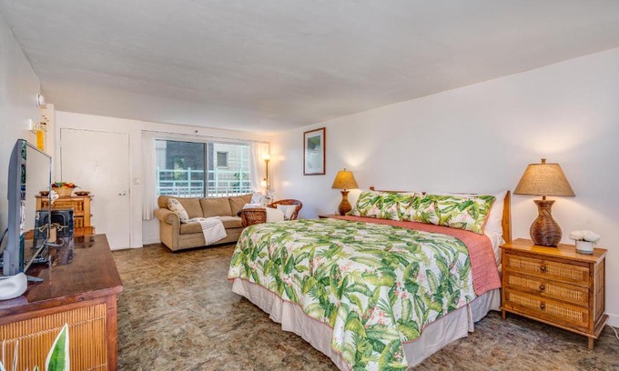 Diamond Head - Kapahulu - St. Louis Apartment | @ Marbella Lane - Breezy Studio@Diamond Head Beach Hotel