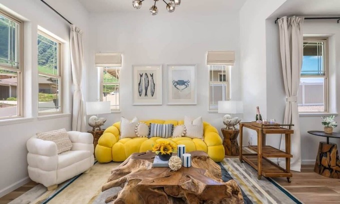 Makaha Valley House | @ Marbella Lane - Stylish House + Impressive Views