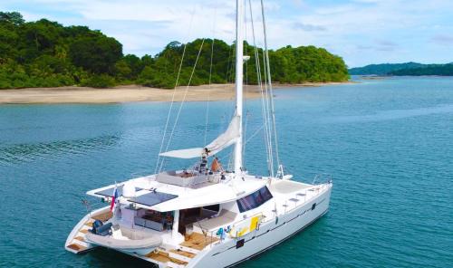 Carti Tupile Boat Rental | "Marea" Sunreef 62 Catamaran with Crew all inclusive
