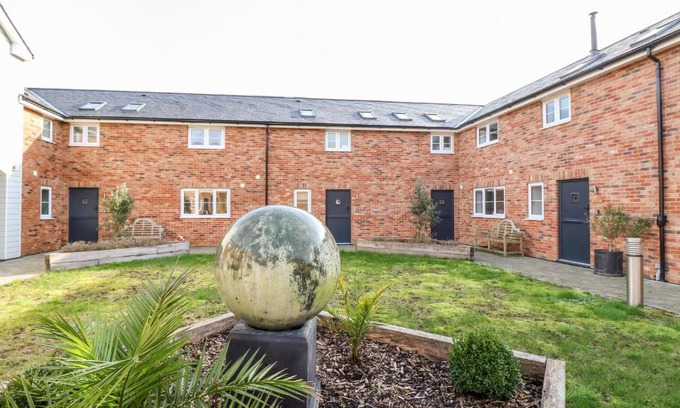 Newport House | MARENGO